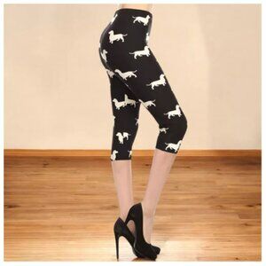 Dog Print Capri Leggings, High Waisted, Fitted Style, Elastic Waistband ONE SIZE
